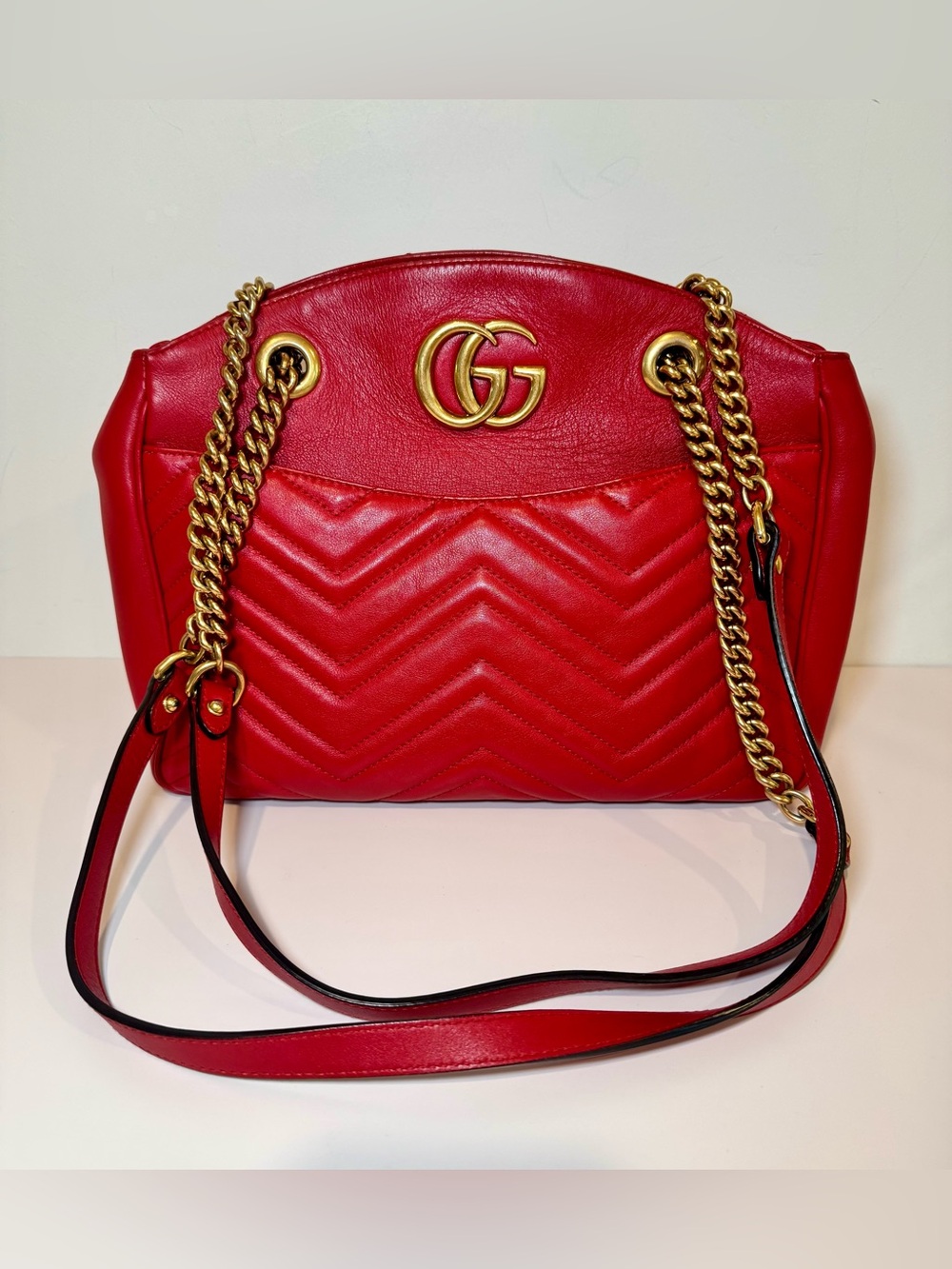 Gucci Red Calfskin Matelasse Medium GG Marmont Shoulder Bag W Gold Chain Strap